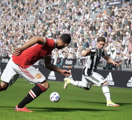 eFootball 2022 ra mắt khá thành công trên PS5, Xbox Series