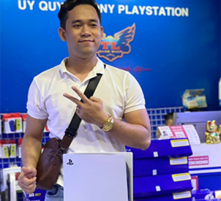 Khách hàng đầu tiên nhận PS5 / Playstation 5 tại Gameshoptl 